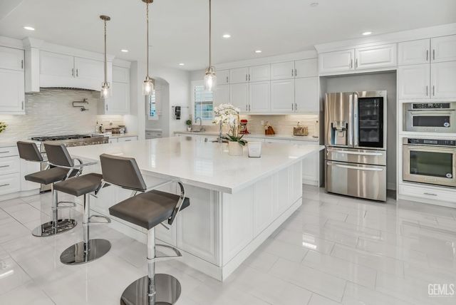 12019 Gazebo Court, Bakersfield, CA 93311