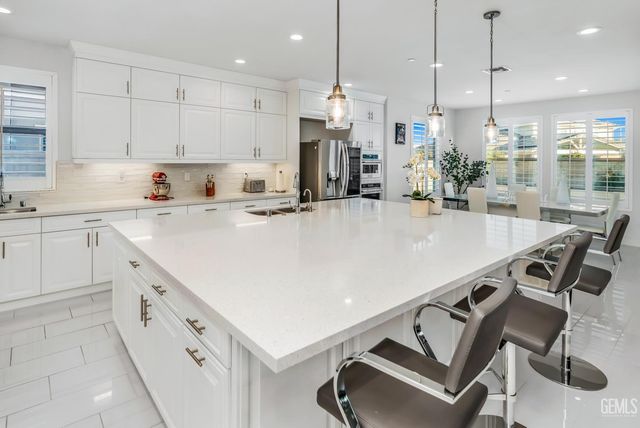 12019 Gazebo Court, Bakersfield, CA 93311