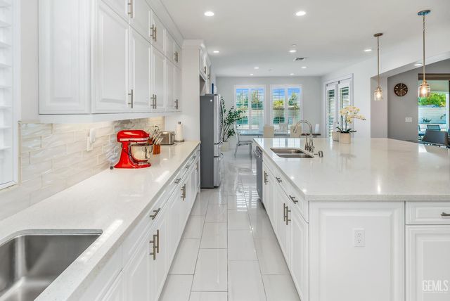 12019 Gazebo Court, Bakersfield, CA 93311