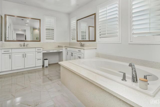 12019 Gazebo Court, Bakersfield, CA 93311