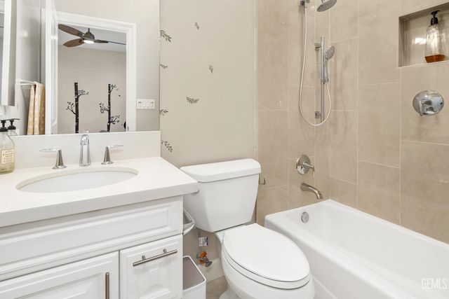 12019 Gazebo Court, Bakersfield, CA 93311