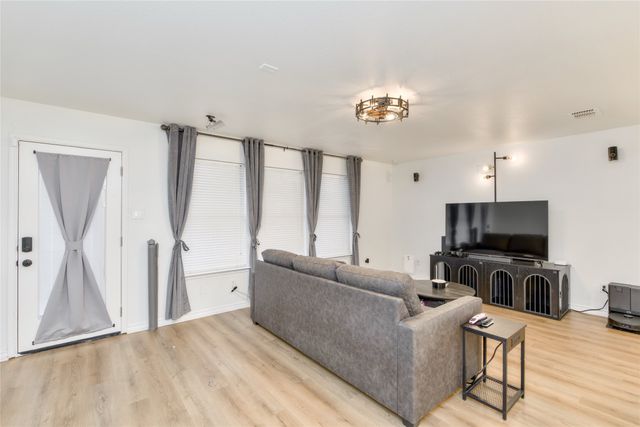 115 Tiger Trail, Cedar Hill, TX 75104