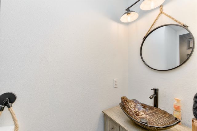 115 Tiger Trail, Cedar Hill, TX 75104