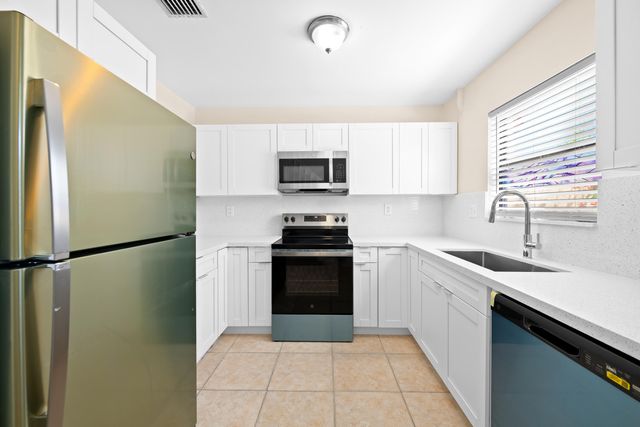 3281 E Golf Boulevard 4, Pompano Beach, FL 33064