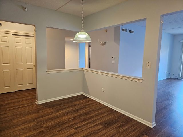 405 W Front Street 3-207, Wheaton, IL 60187