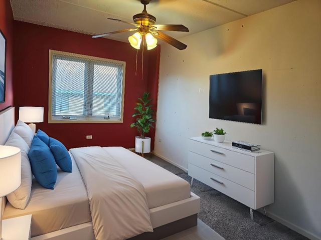 405 W Front Street 3-207, Wheaton, IL 60187