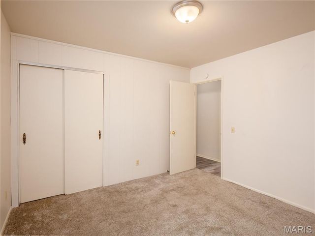 10636 Roanna Lane, St Louis, MO 63128