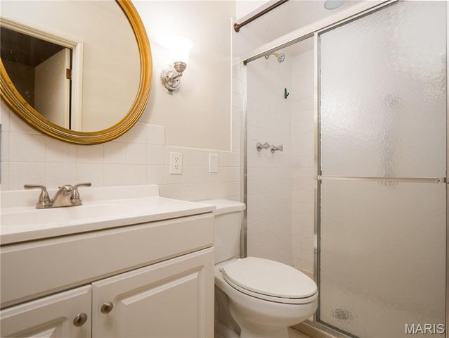 10636 Roanna Lane, St Louis, MO 63128