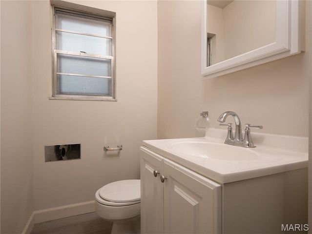 10636 Roanna Lane, St Louis, MO 63128