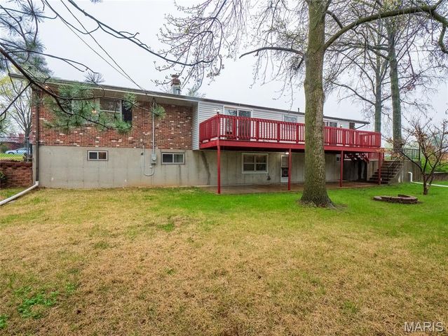 10636 Roanna Lane, St Louis, MO 63128