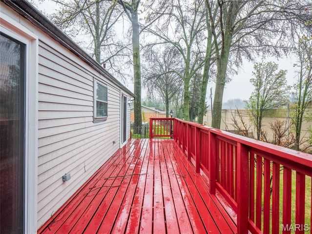 10636 Roanna Lane, St Louis, MO 63128