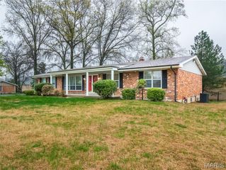 10636 Roanna Lane, St Louis, MO 63128