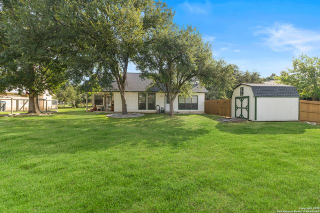 25735 Green River, San Antonio, TX 78260