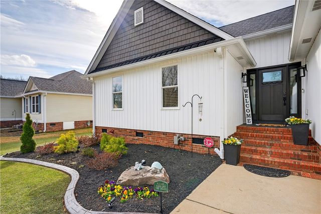 7 Fitzpatrick Court, Fountain Inn, SC 29644