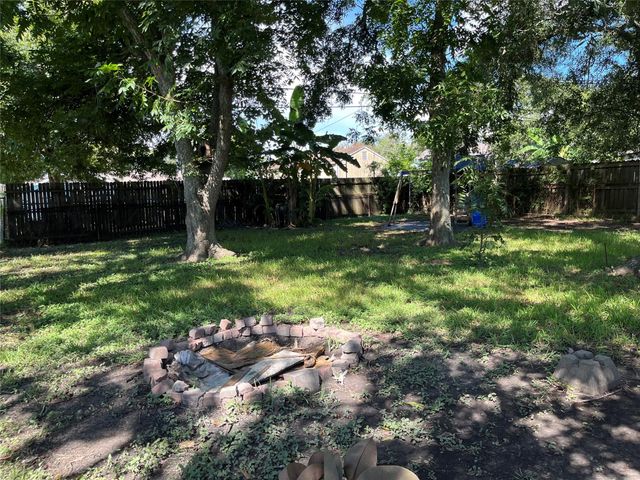 508 Honeysuckle Drive, La Marque, TX 77568