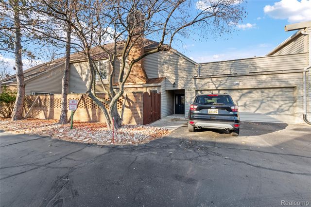 8309 Colony Drive, Grosse Ile Township, MI 48138