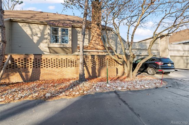 8309 Colony Drive, Grosse Ile Township, MI 48138