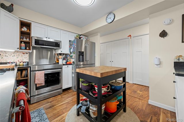 8309 Colony Drive, Grosse Ile Township, MI 48138