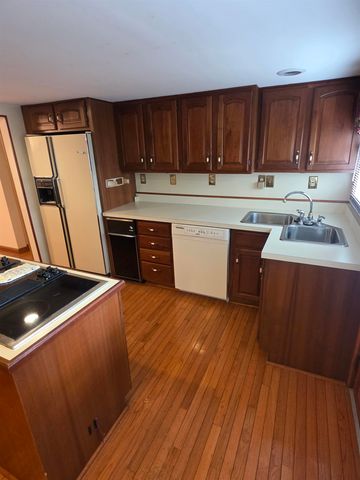 2909 6th Avenue, Huntington, WV 25702