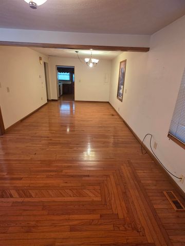 2909 6th Avenue, Huntington, WV 25702