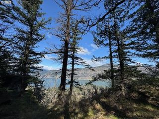 4390 West Ridge Dr, Hood River, OR 97031