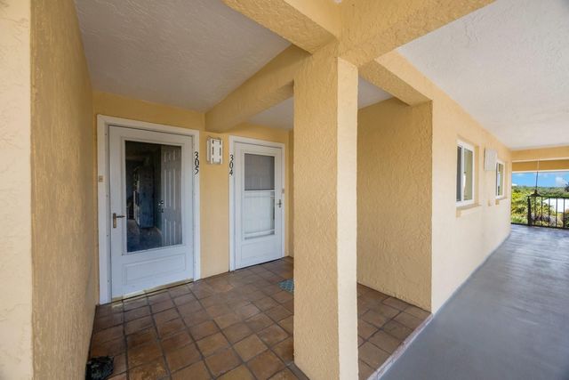 1125 PINELLAS BAYWAY S 305, St Petersburg, FL 33715