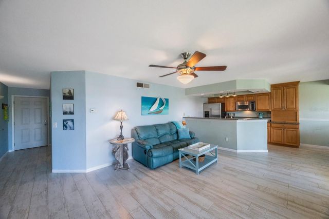 1125 PINELLAS BAYWAY S 305, St Petersburg, FL 33715