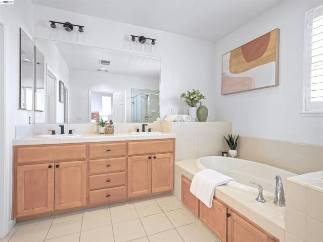 215 Olive Hill Dr, San Jose, CA 95125