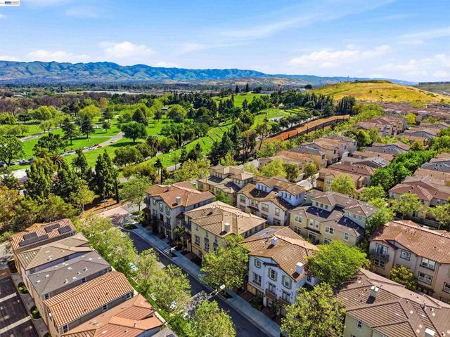 215 Olive Hill Dr, San Jose, CA 95125