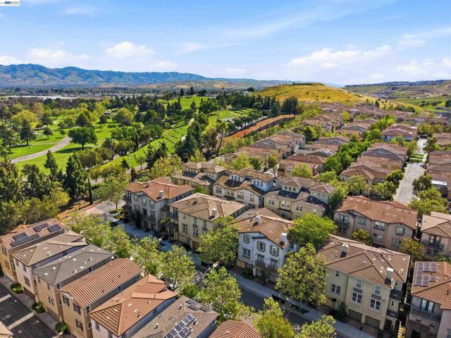 215 Olive Hill Dr, San Jose, CA 95125