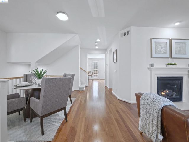 215 Olive Hill Dr, San Jose, CA 95125