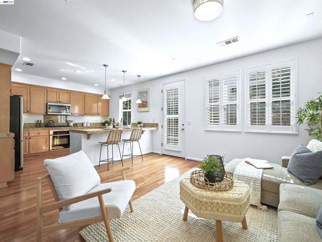 215 Olive Hill Dr, San Jose, CA 95125