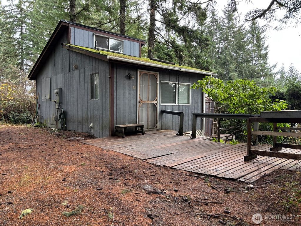 20 NE Saber Drive, Belfair, WA 98528