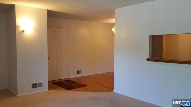 1138 Sycamore Lane, Mahwah, NJ 07430