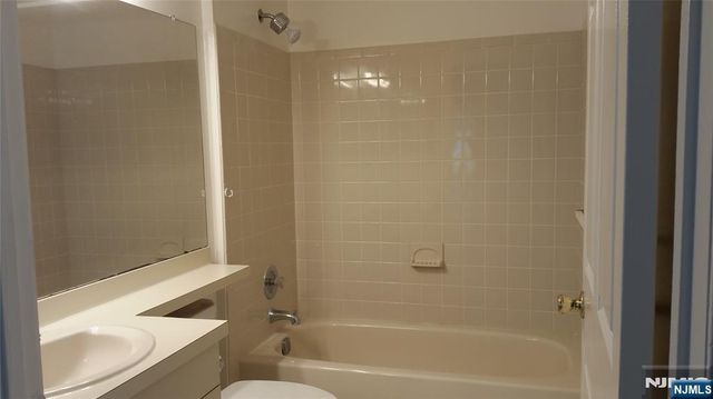 1138 Sycamore Lane, Mahwah, NJ 07430