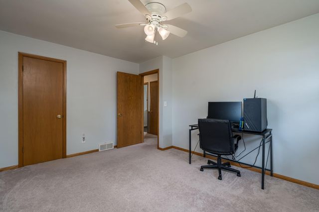110 S Belmont Drive, Mankato, MN 56001