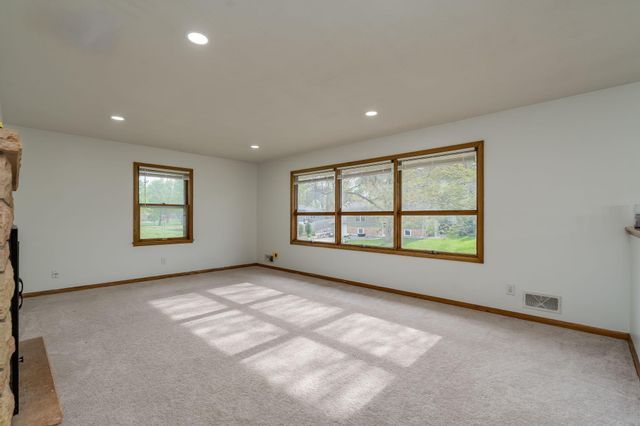 110 S Belmont Drive, Mankato, MN 56001