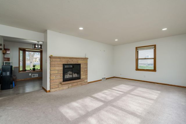 110 S Belmont Drive, Mankato, MN 56001