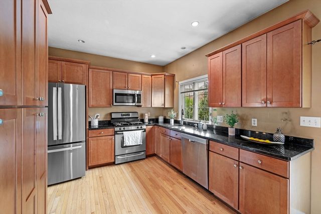 1 Bridle Path Rd, Lynn, MA 01904