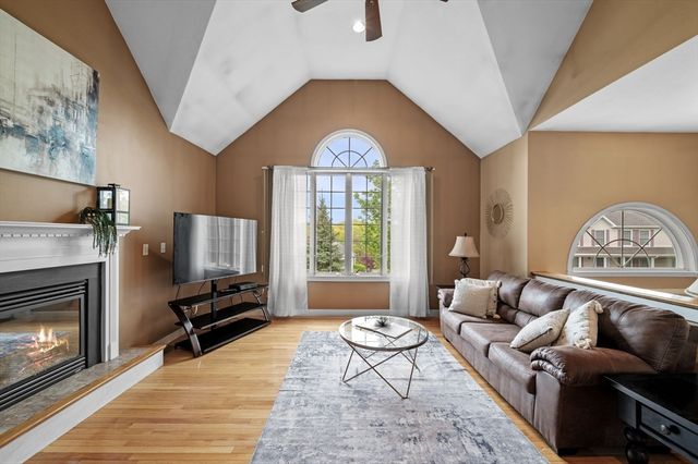 1 Bridle Path Rd, Lynn, MA 01904