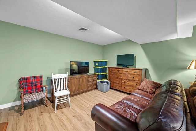 1 Bridle Path Rd, Lynn, MA 01904