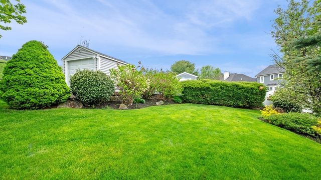 1 Bridle Path Rd, Lynn, MA 01904
