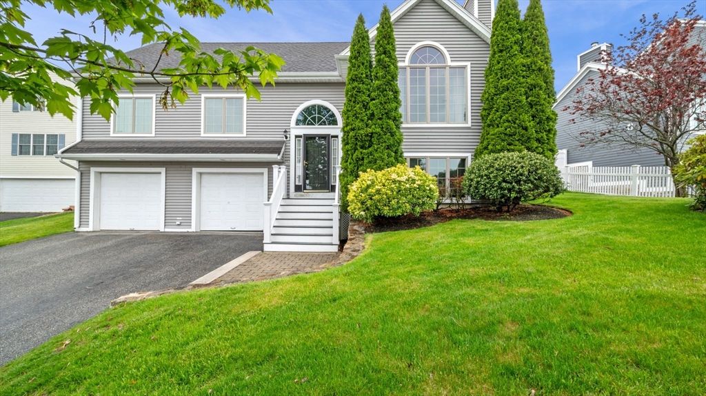 1 Bridle Path Rd, Lynn, MA 01904