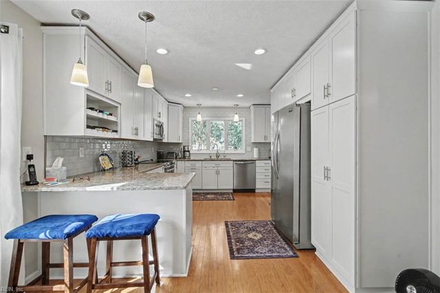 855 Lancaster LN, Newport News, VA 23602