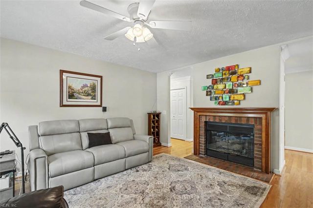 855 Lancaster LN, Newport News, VA 23602