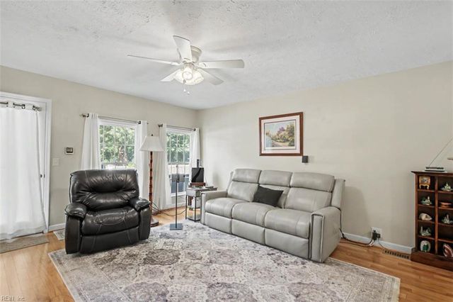 855 Lancaster LN, Newport News, VA 23602