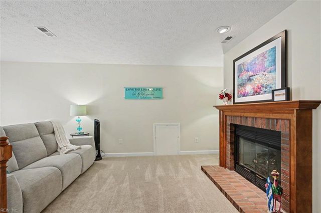 855 Lancaster LN, Newport News, VA 23602