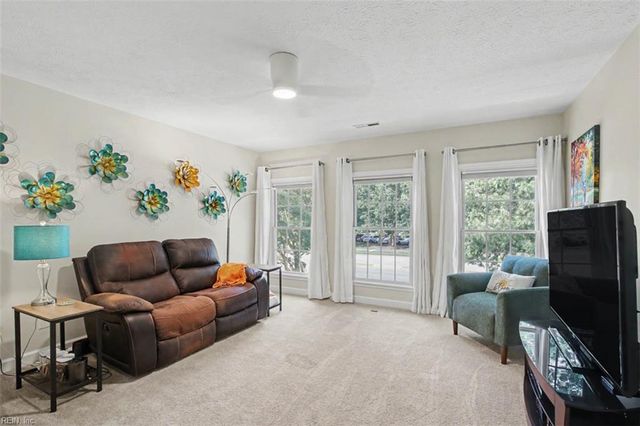 855 Lancaster LN, Newport News, VA 23602