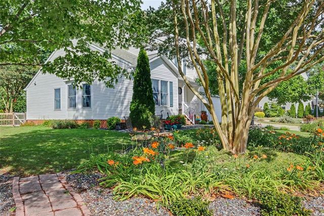 855 Lancaster LN, Newport News, VA 23602