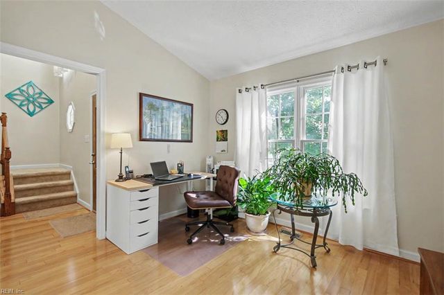 855 Lancaster LN, Newport News, VA 23602